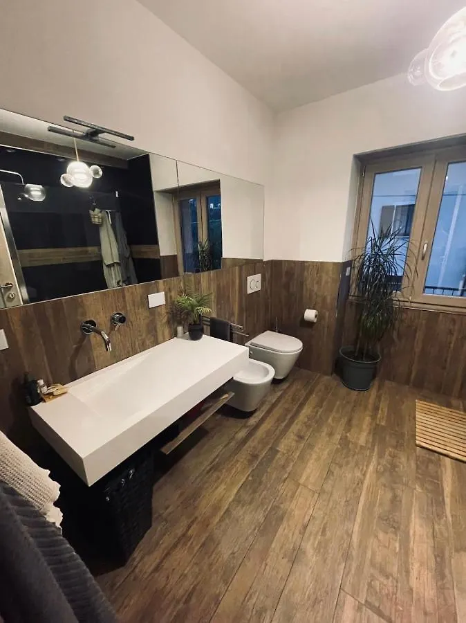 Luce Deluxe Apartment Near The Station Tirano